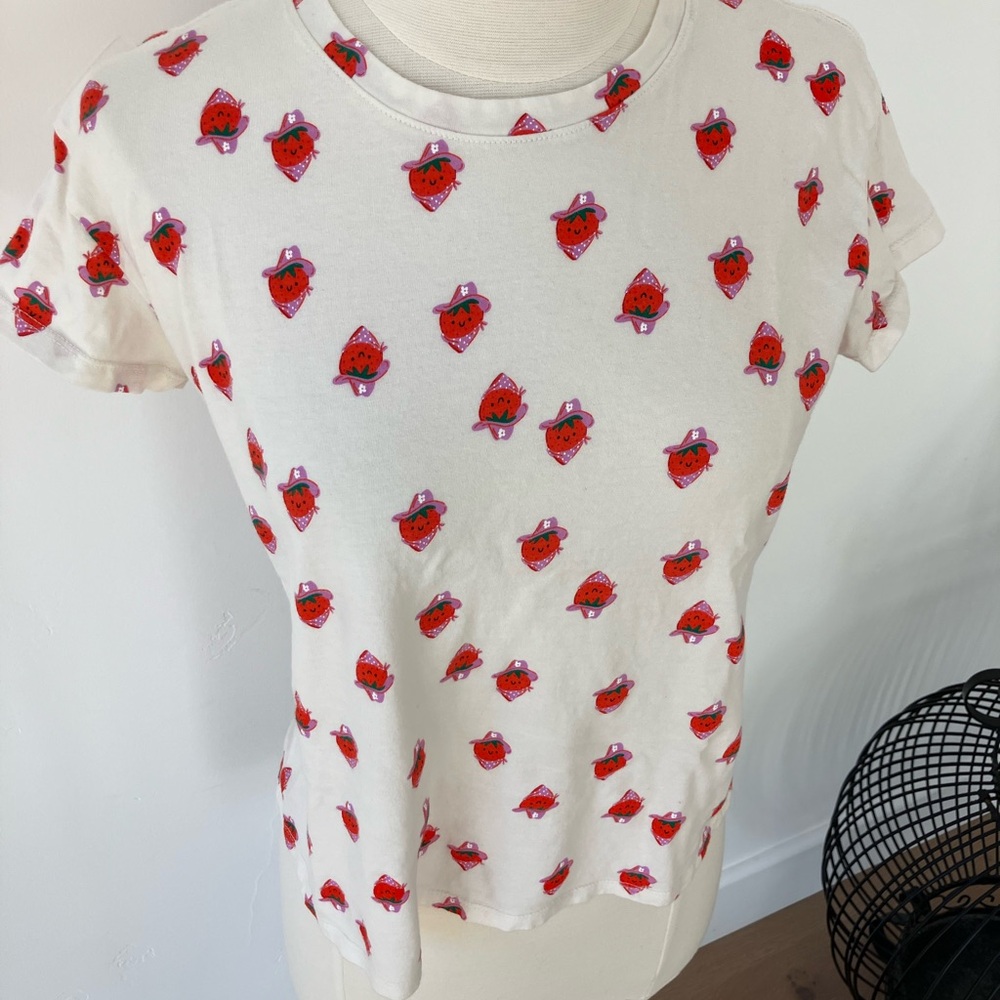 Old Navy crew neck Tee with Red Strawberry Cowboy Cowgirl hat coastal - Picture 2 of 7